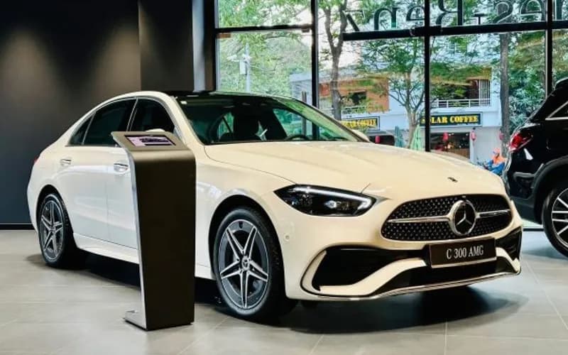 Mercedes C300 AMG 2025 - xe sang cho thuê Buôn Ma Thuột