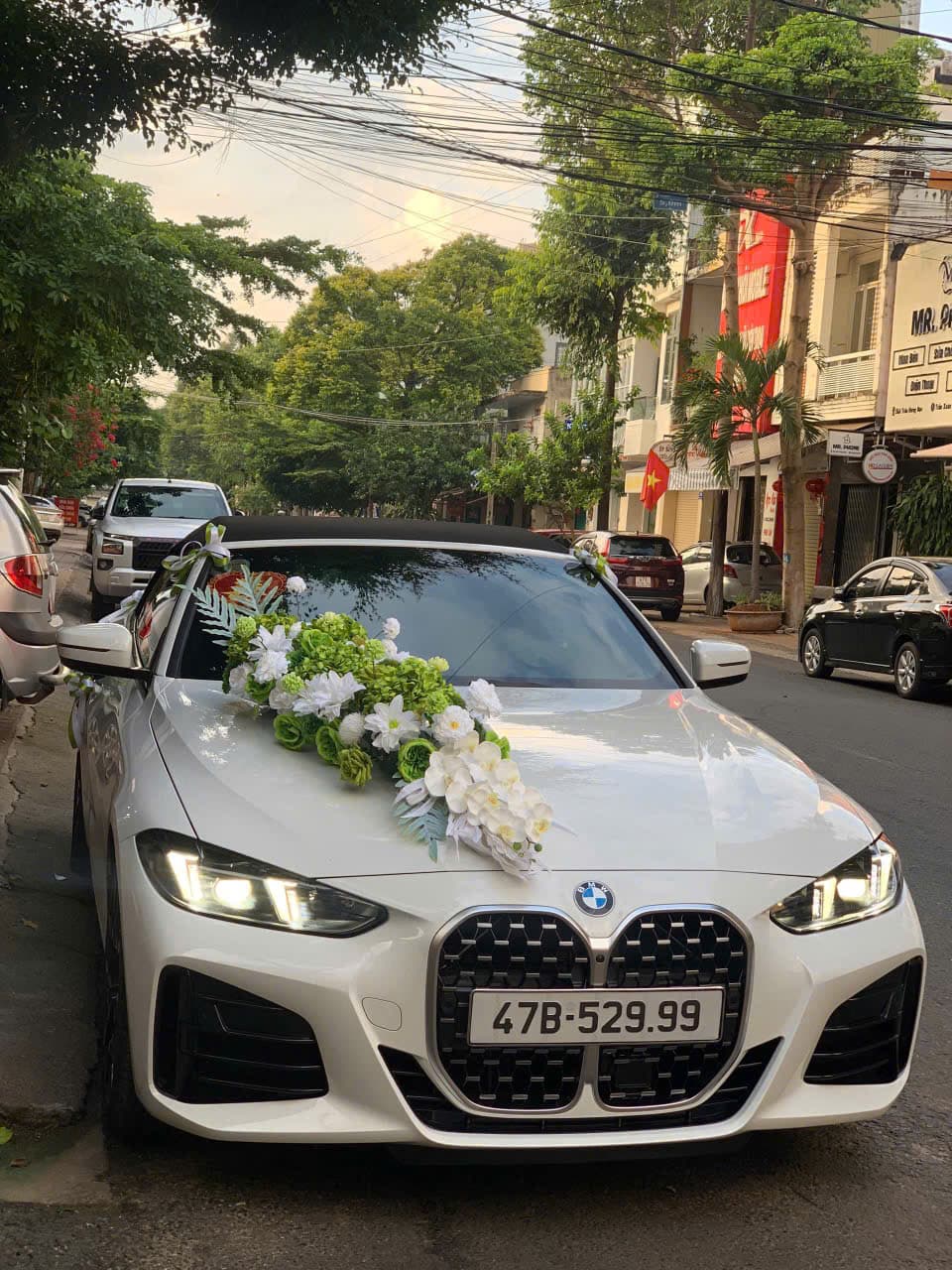Cho Thuê Xe Hoa Mui Trần Buôn Ma Thuột – Đầy Đủ Các Dòng Xe Đời Mới, Sang Trọng